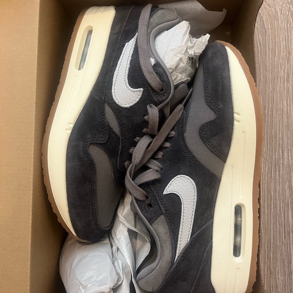 Nike Air Max - Picture 1 of 2